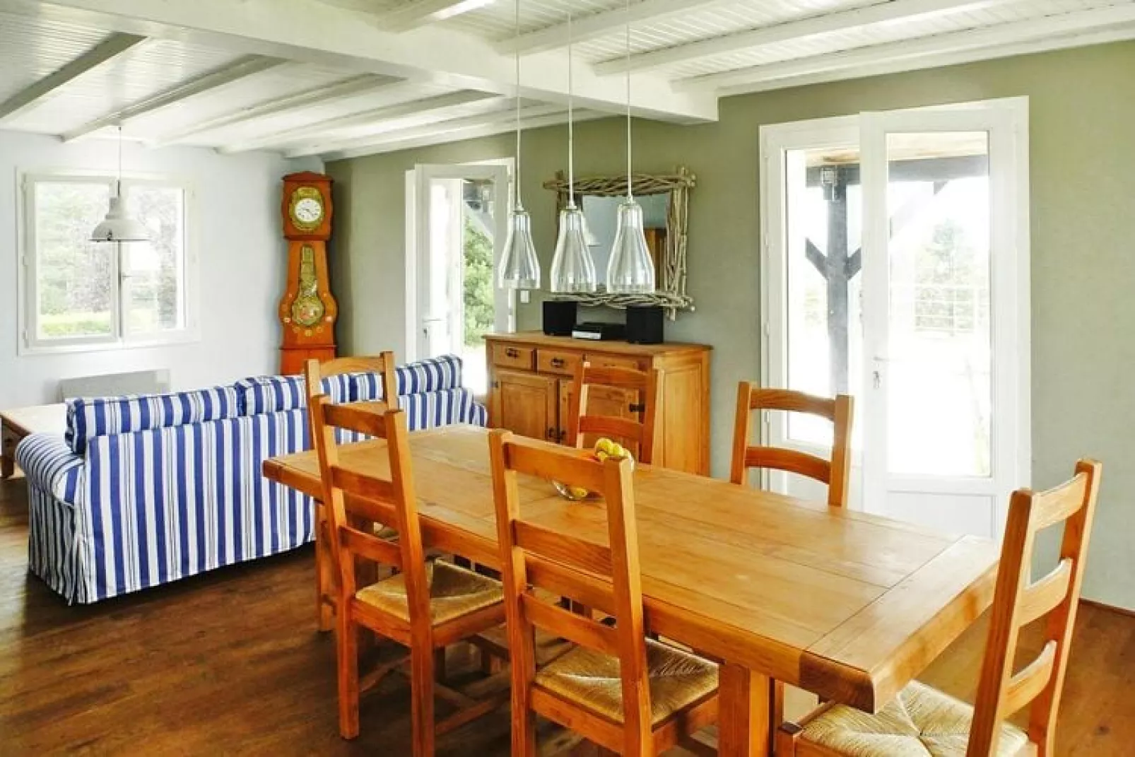 Holiday home Chenac-St-Seurin-d'Uzet-Dining room