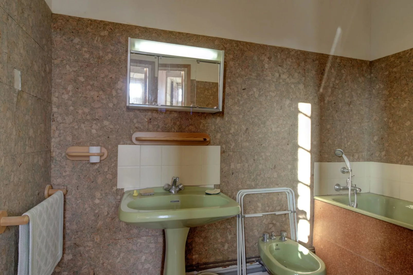 Le Vieux Château-Bathroom