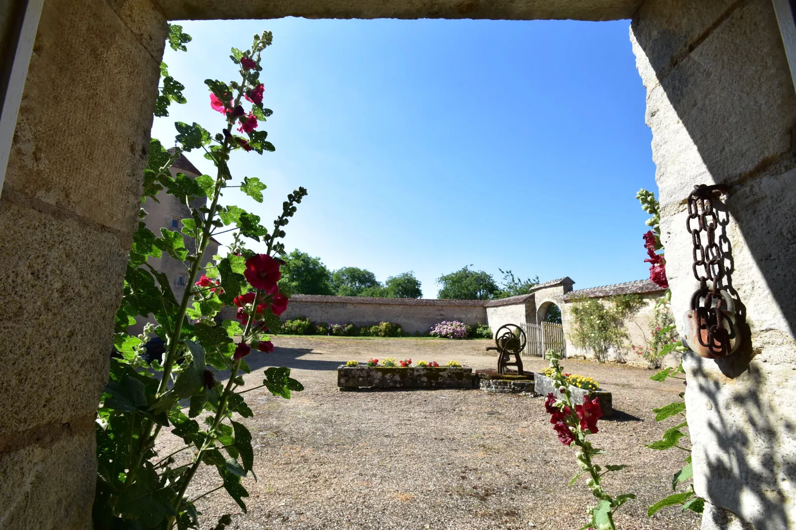 Le Vieux Château-Atmosphere