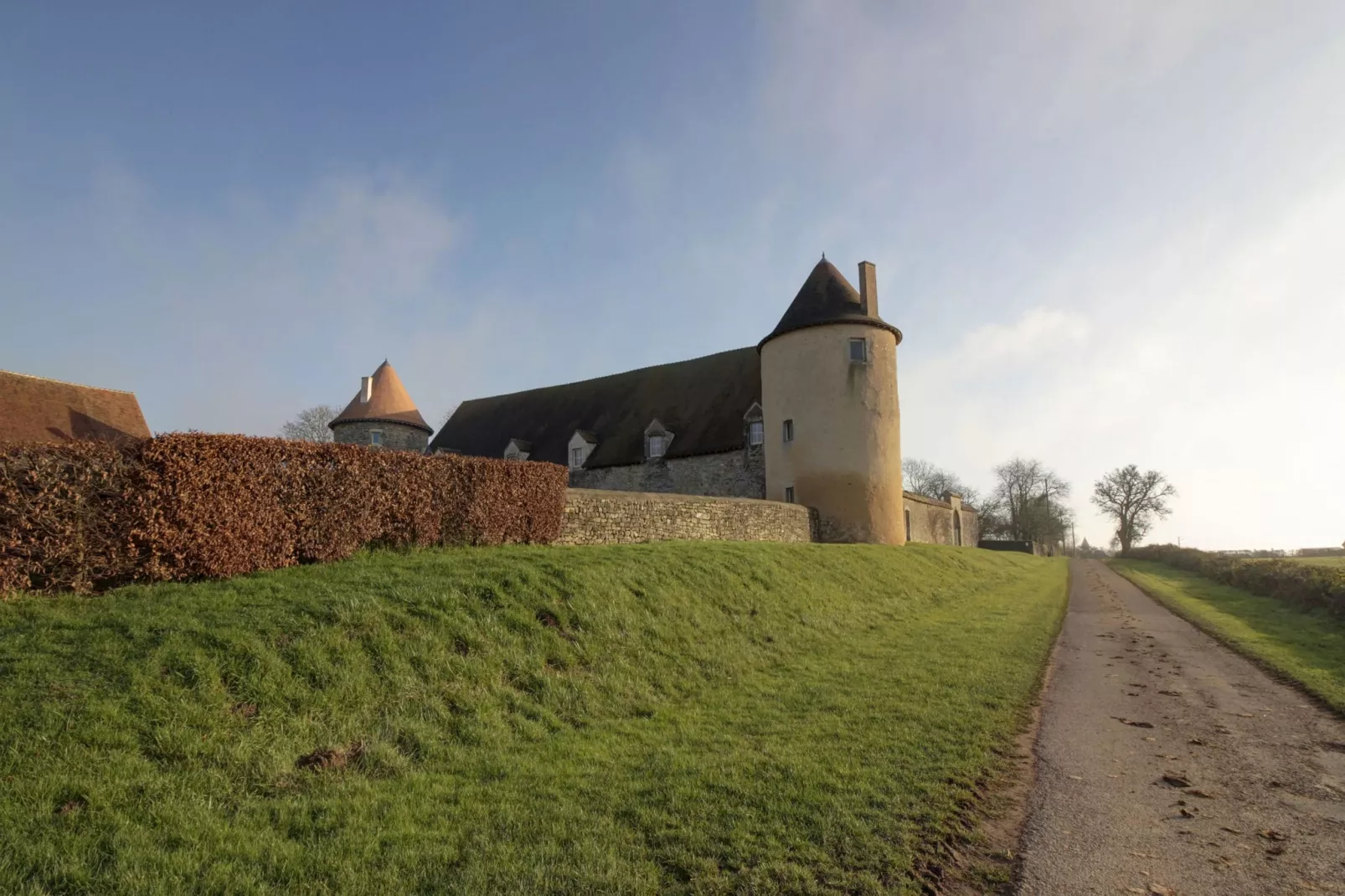 Le Vieux Château-Exterior summer