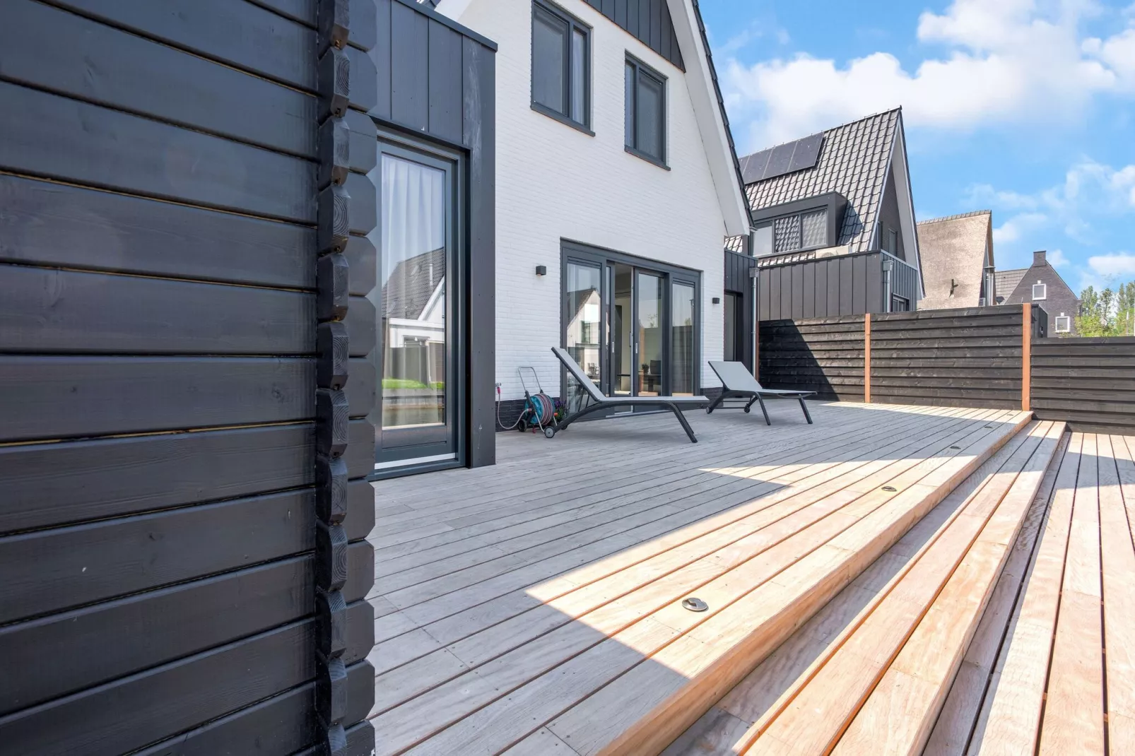 Us winsk-Terrace balcony