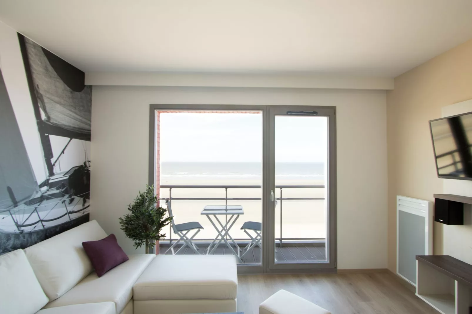 Etoile de Mer 1-Living room