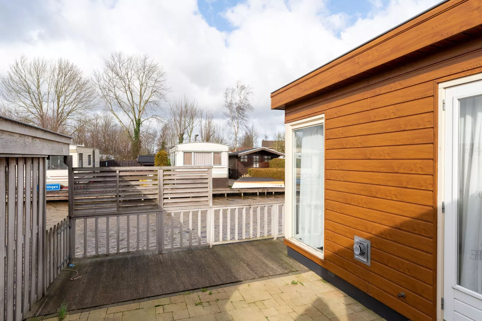 Luxe Chalet 54 Bantega met sloep 6 pax-Empfangshalle