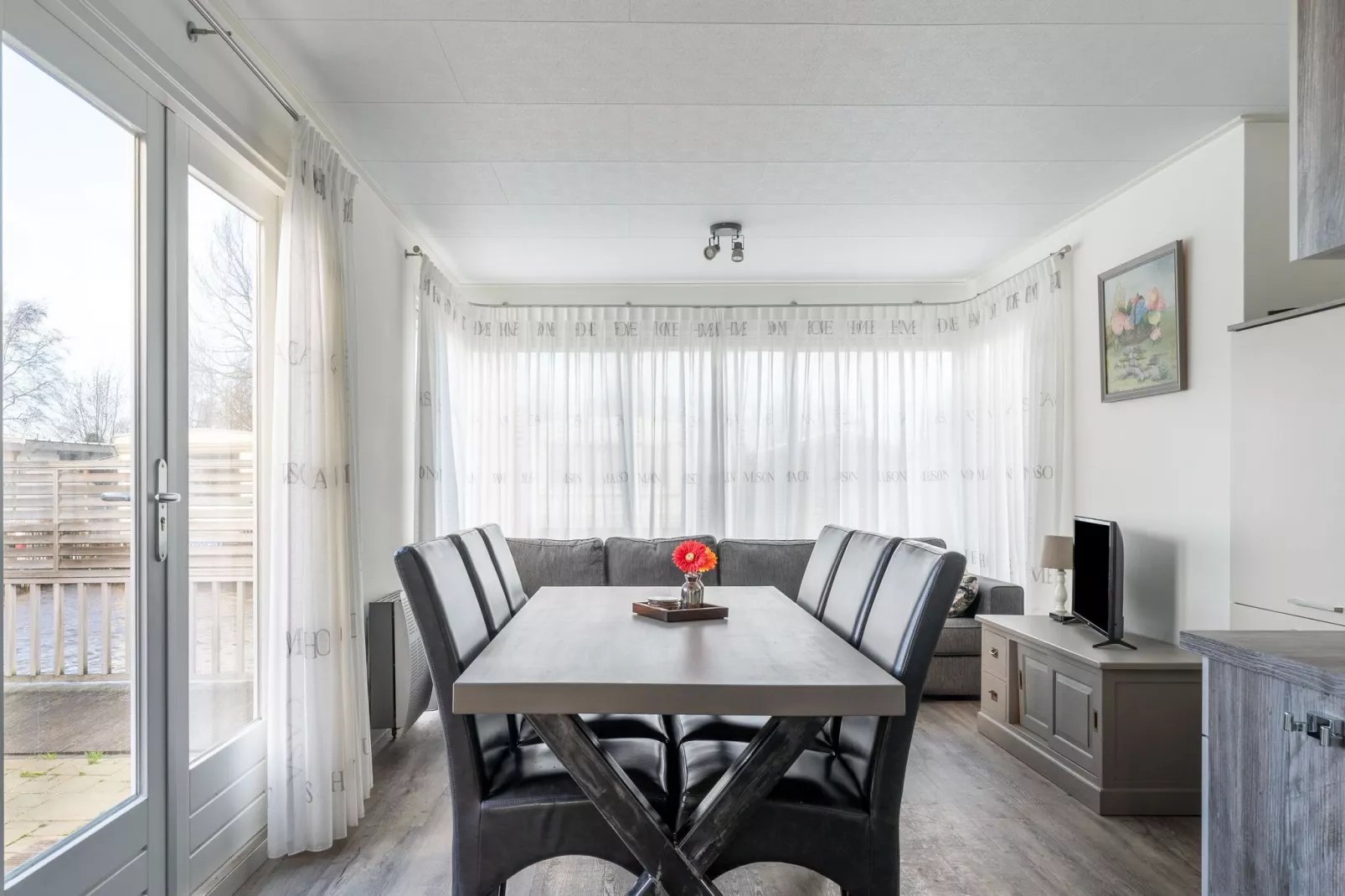 Luxe Chalet 54 Bantega met sloep 6 pax-Esszimmer