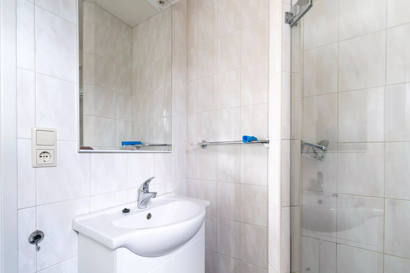 Luxe Chalet 54 Bantega met sloep 6 pax-Badezimmer