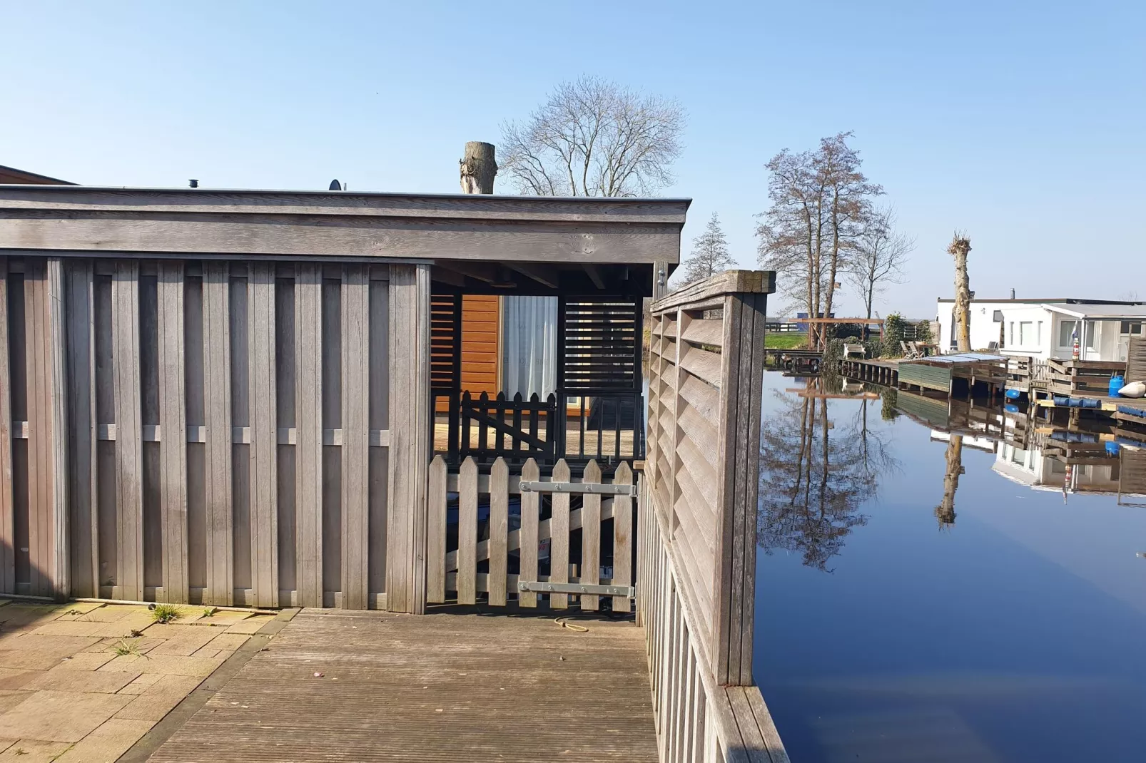 Luxe Chalet 54 Bantega met sloep 6 pax-Aussicht Sommer