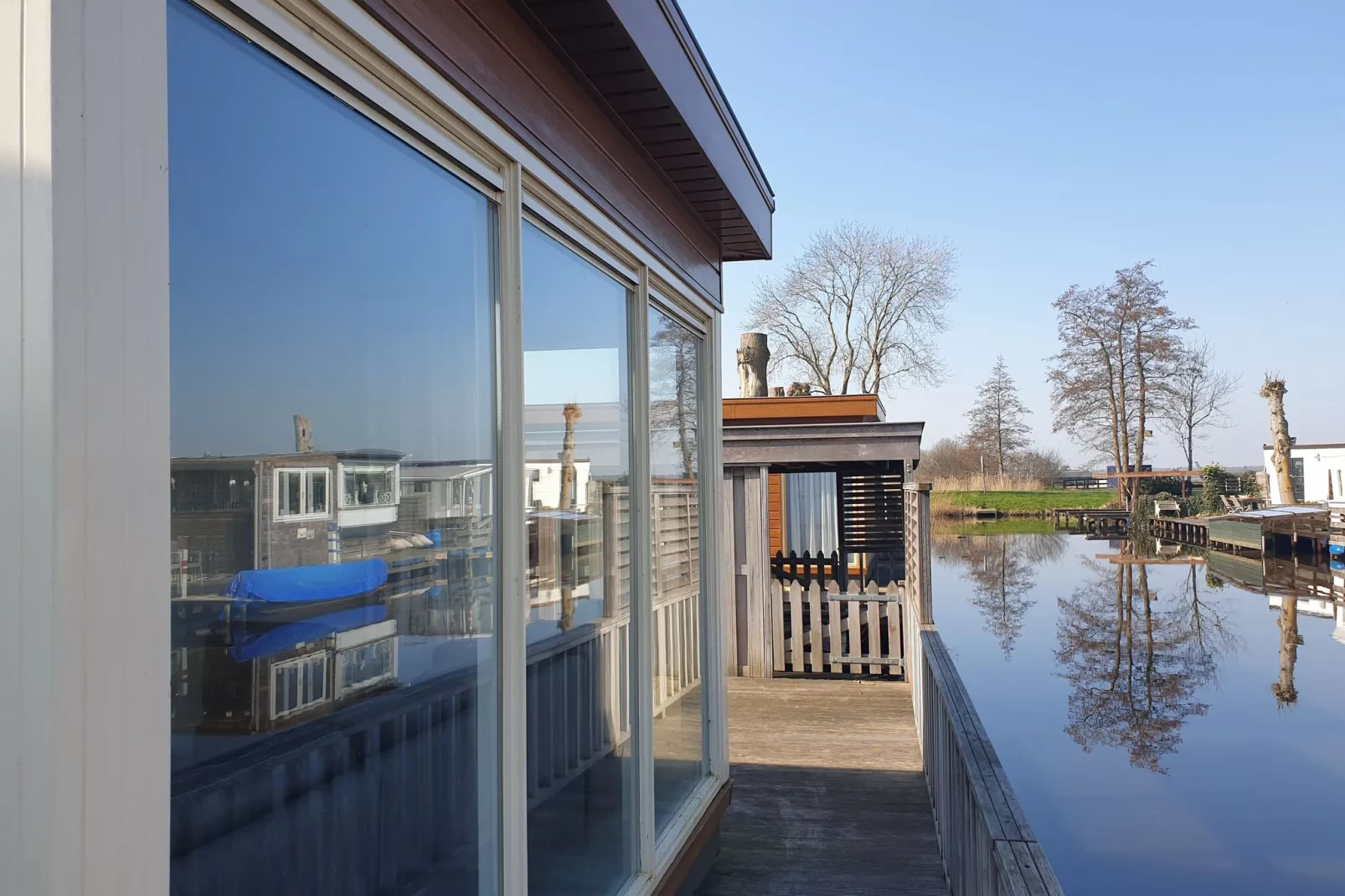 Luxe Chalet 54 Bantega met sloep 6 pax-Aussicht Sommer