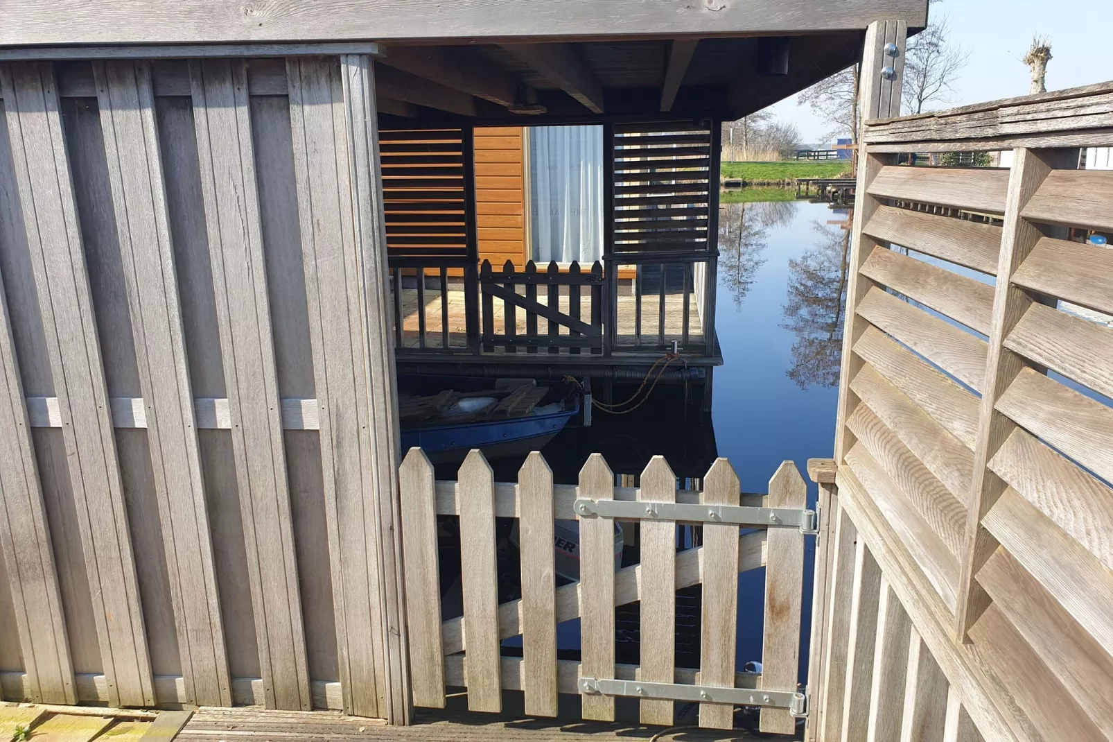 Luxe Chalet 54 Bantega met sloep 6 pax-Einrichtungen