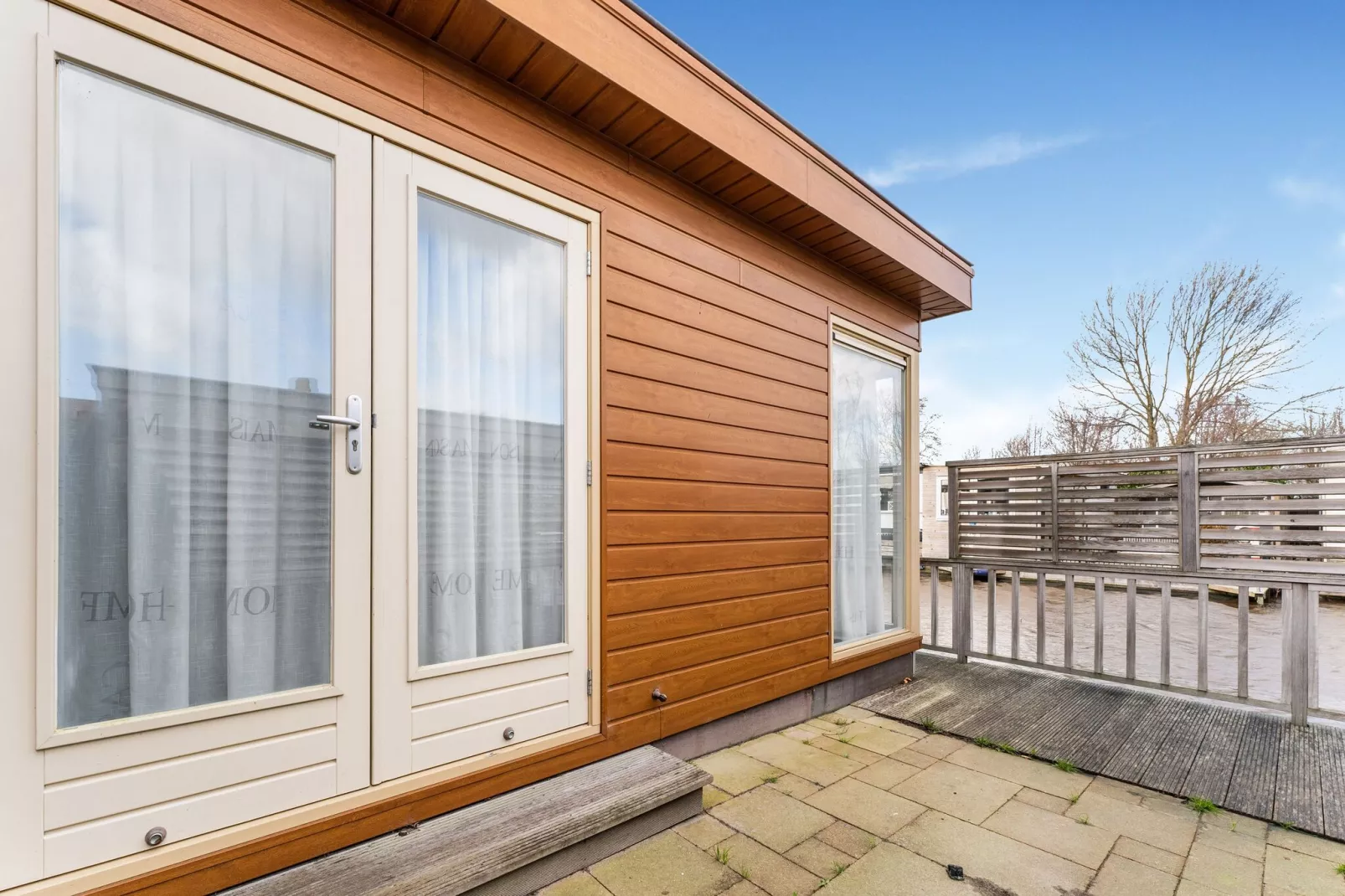 Luxe chalet 55 aan het water in Bantega met sloep 8 pax-Hall d'accueil
