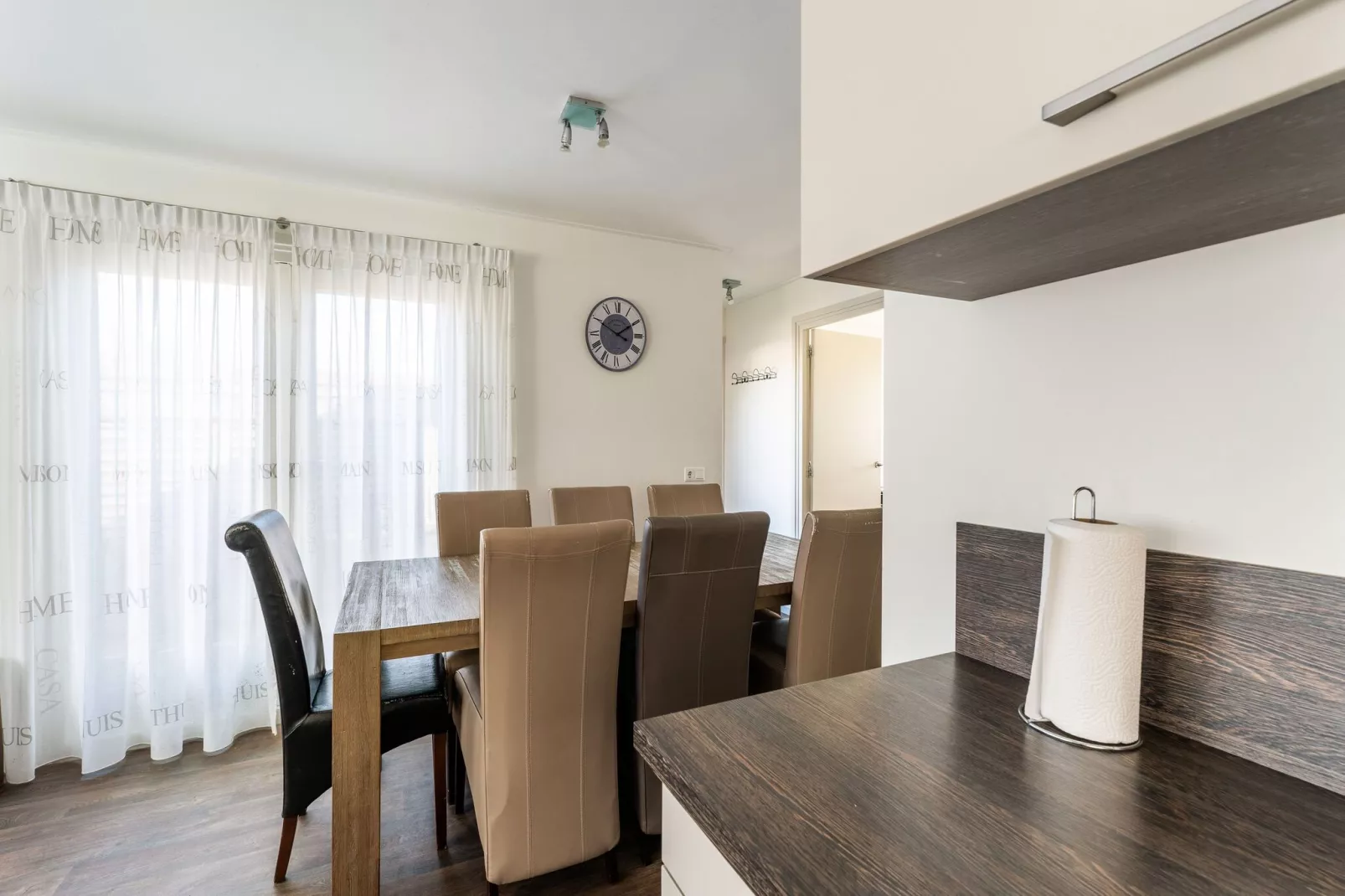 Luxe chalet 55 aan het water in Bantega met sloep 8 pax-Salle à manger
