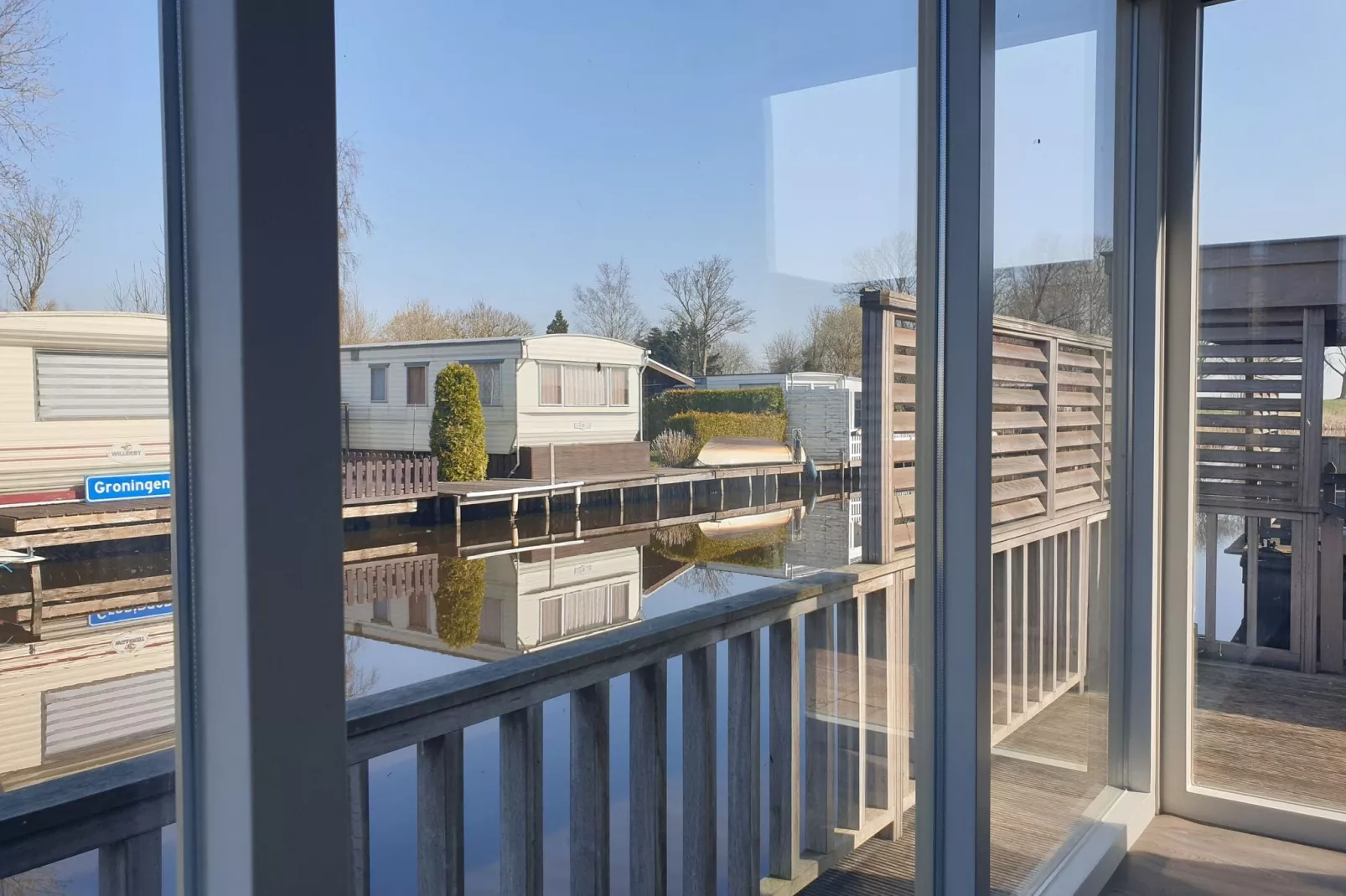 Luxe chalet 55 aan het water in Bantega met sloep 8 pax-Palier