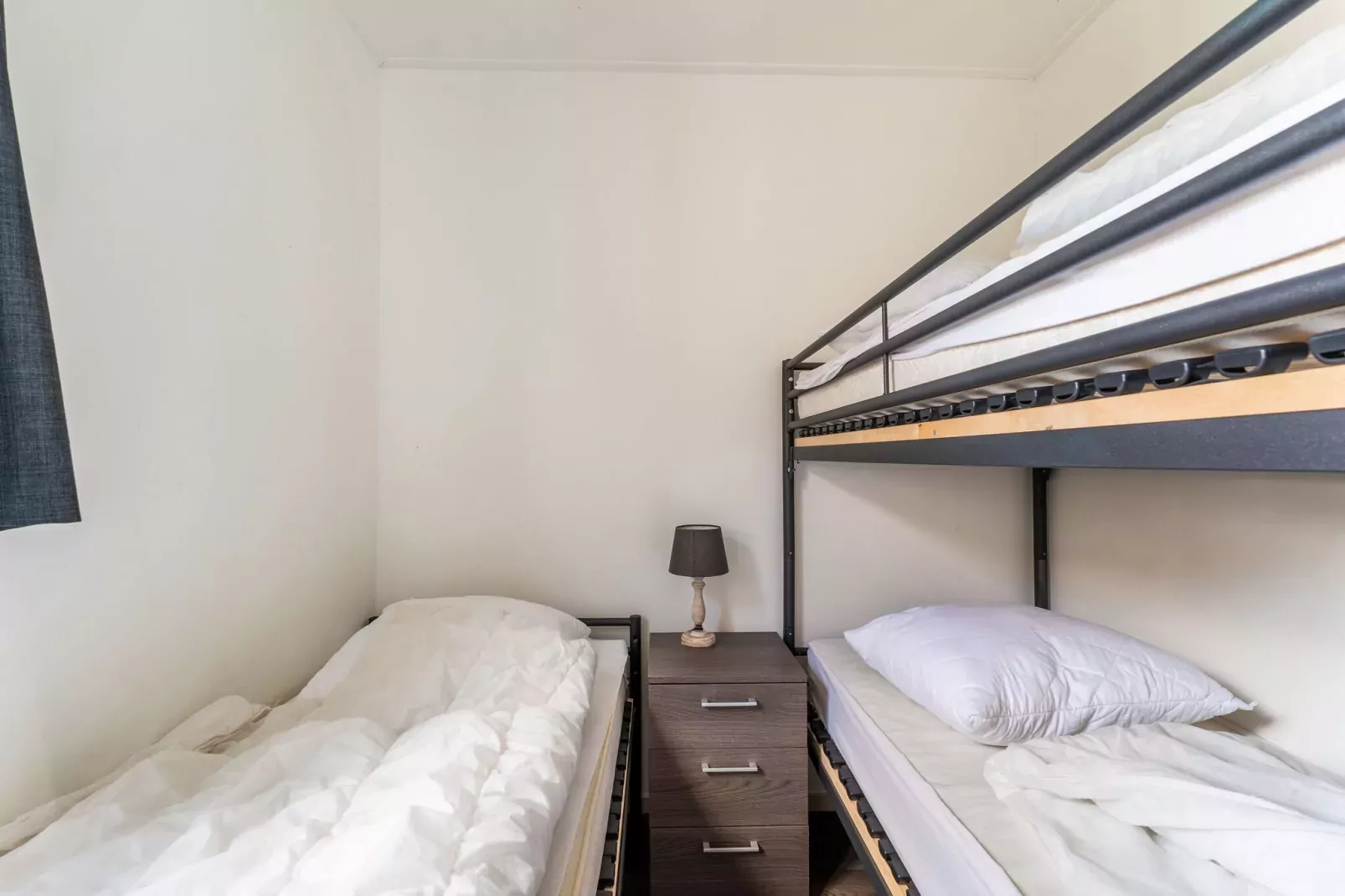 Luxe chalet 55 aan het water in Bantega met sloep 8 pax-Chambre