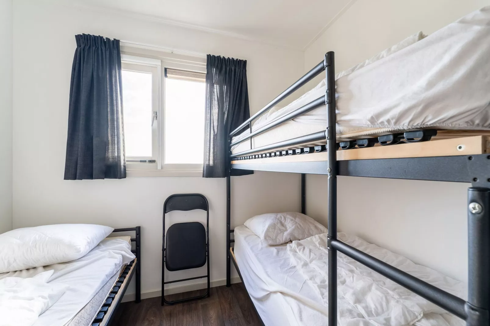 Luxe chalet 55 aan het water in Bantega met sloep 8 pax-Chambre