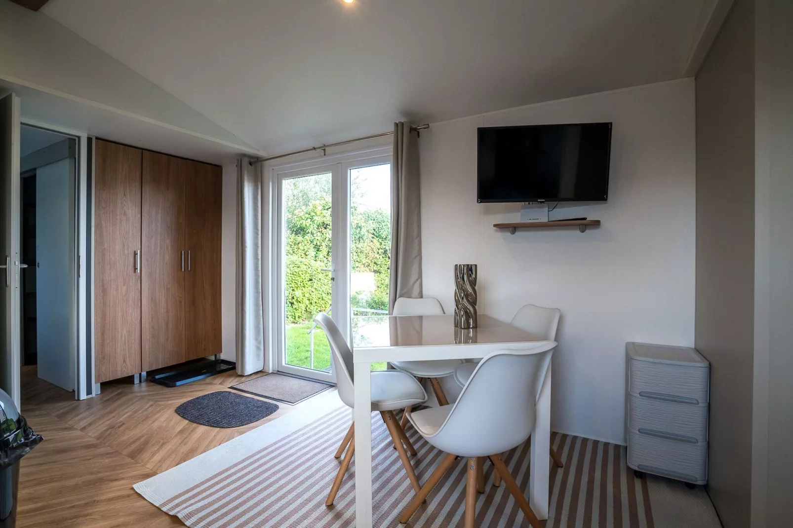 Ocean Dreams Oostkapelle Zeeland M55-Dining room