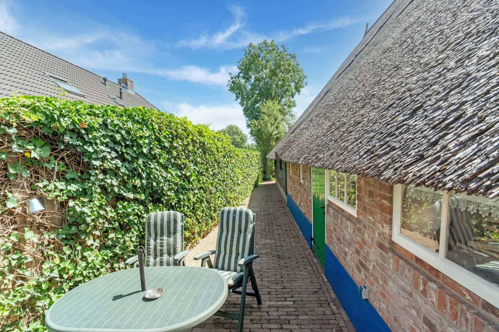 Woonboerderij in Staphorst voor 6 personen-Terrace balcony
