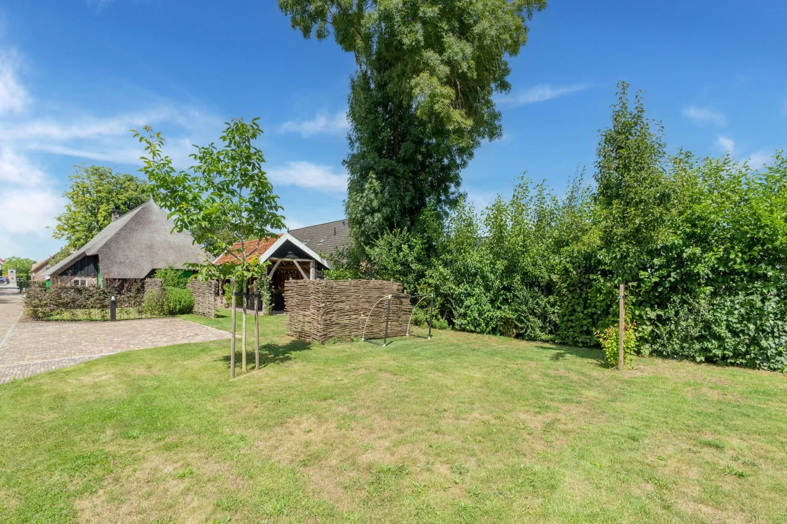 Woonboerderij in Staphorst voor 6 personen-Gardens summer
