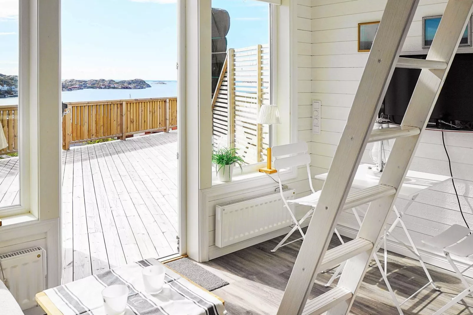 2 person holiday home in Rönnäng