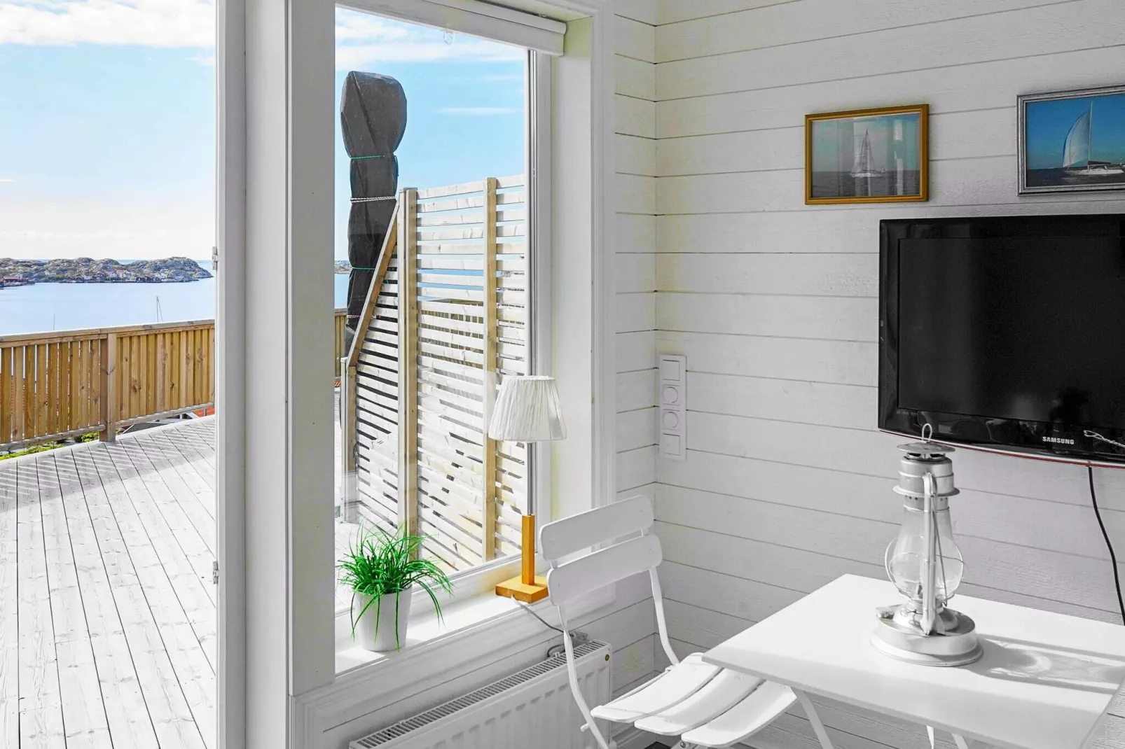 2 person holiday home in Rönnäng-Indoor