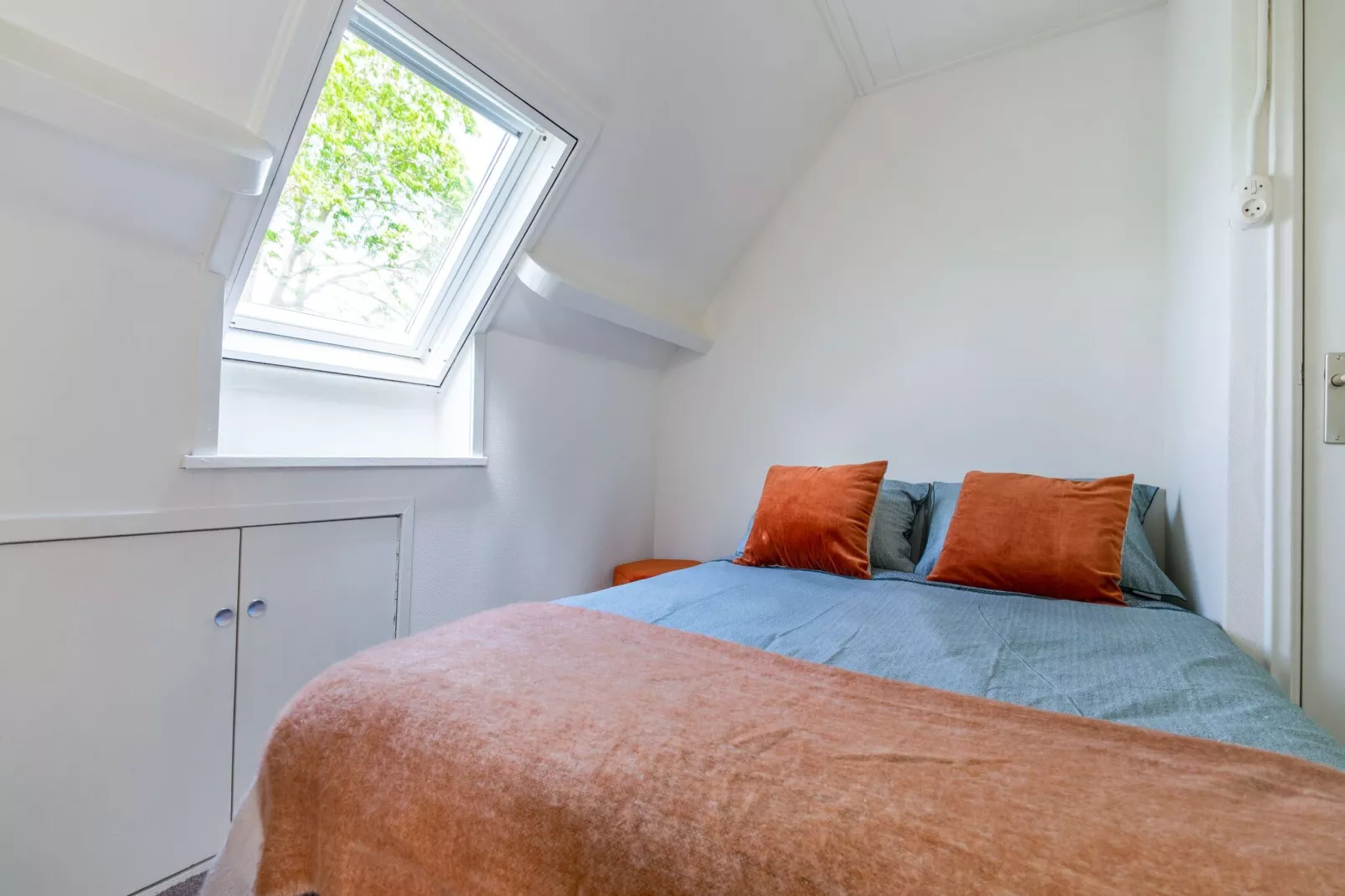 Boerderij uit 1866 in Friesland-Bedroom