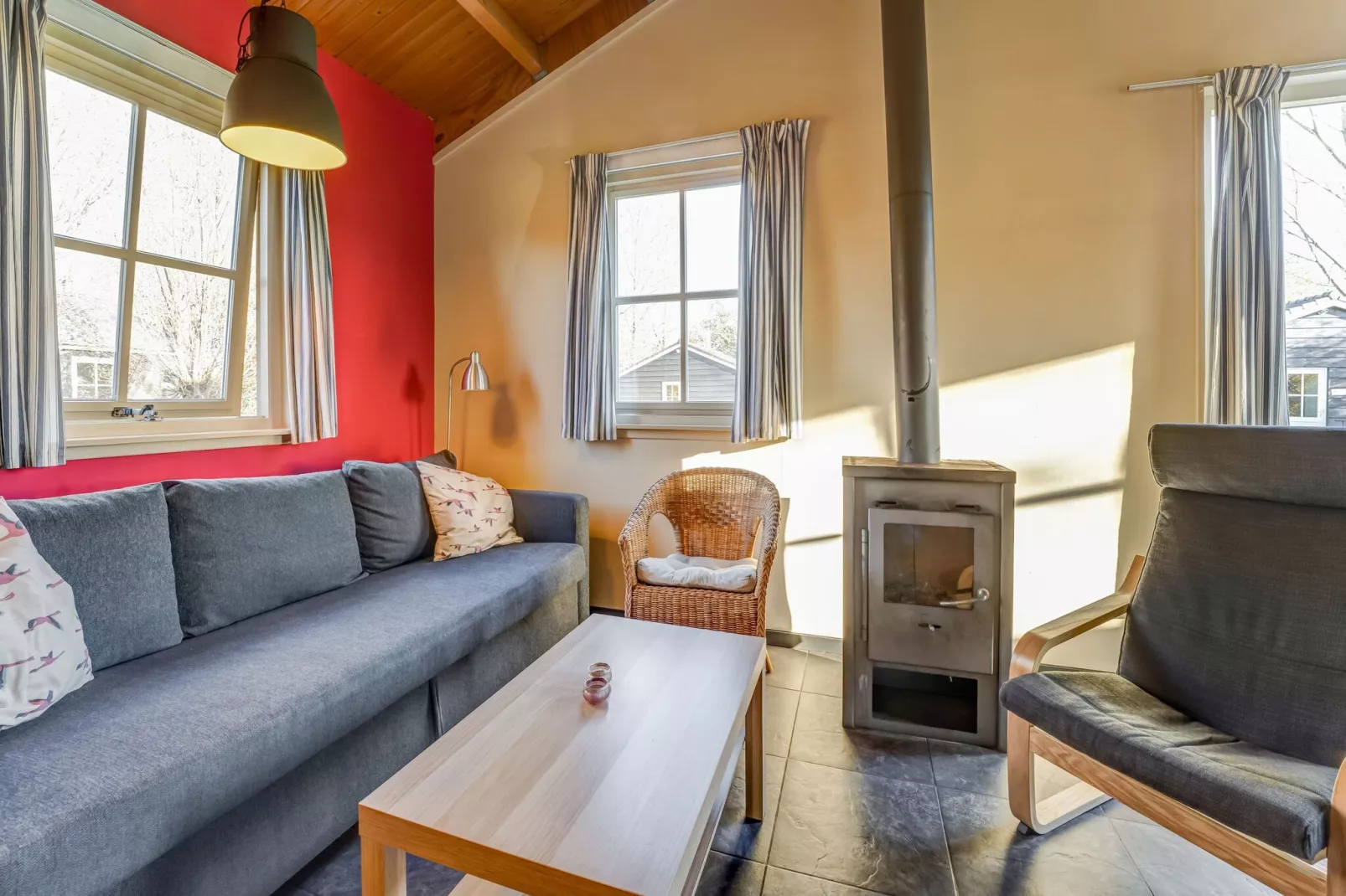 Vakantiehuisje 2 Vuur Groene Camping Lage Zwaluwe-Wohnzimmer