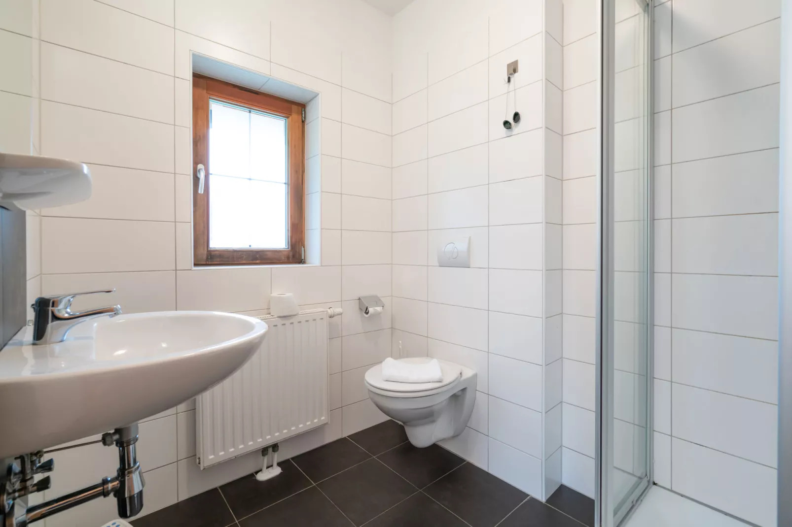 Luxery Salzkammergut Chalet A-Bathroom