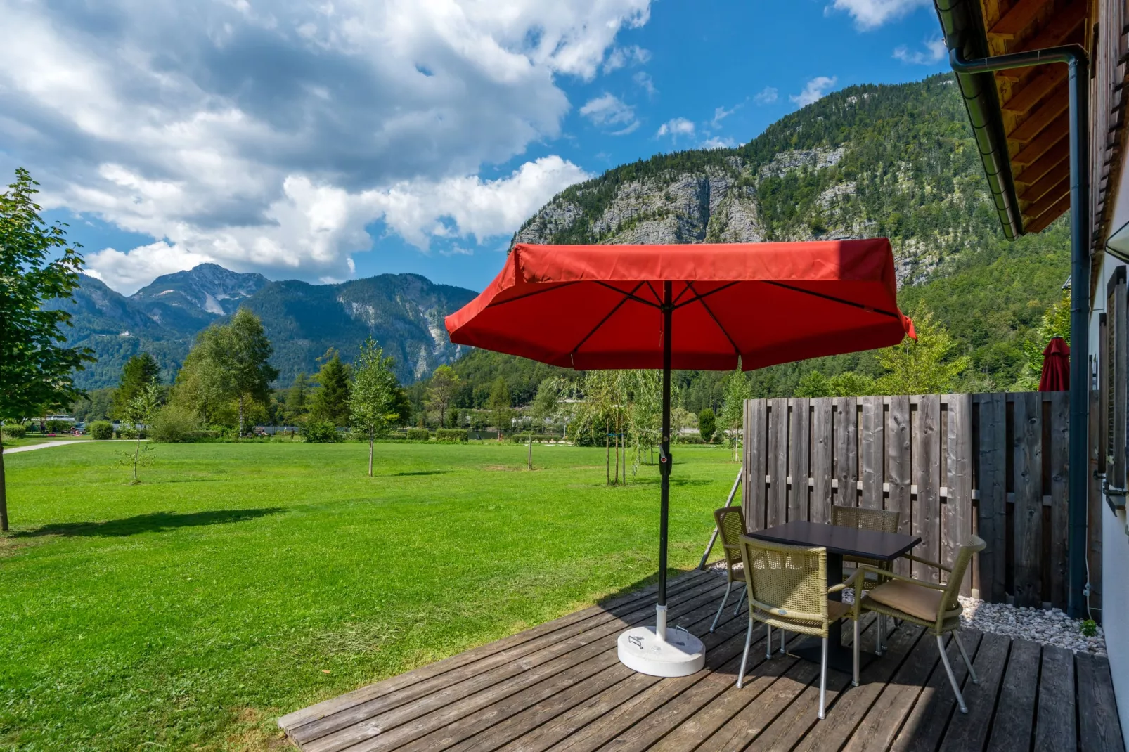 Luxery Salzkammergut Chalet A-Gardens summer