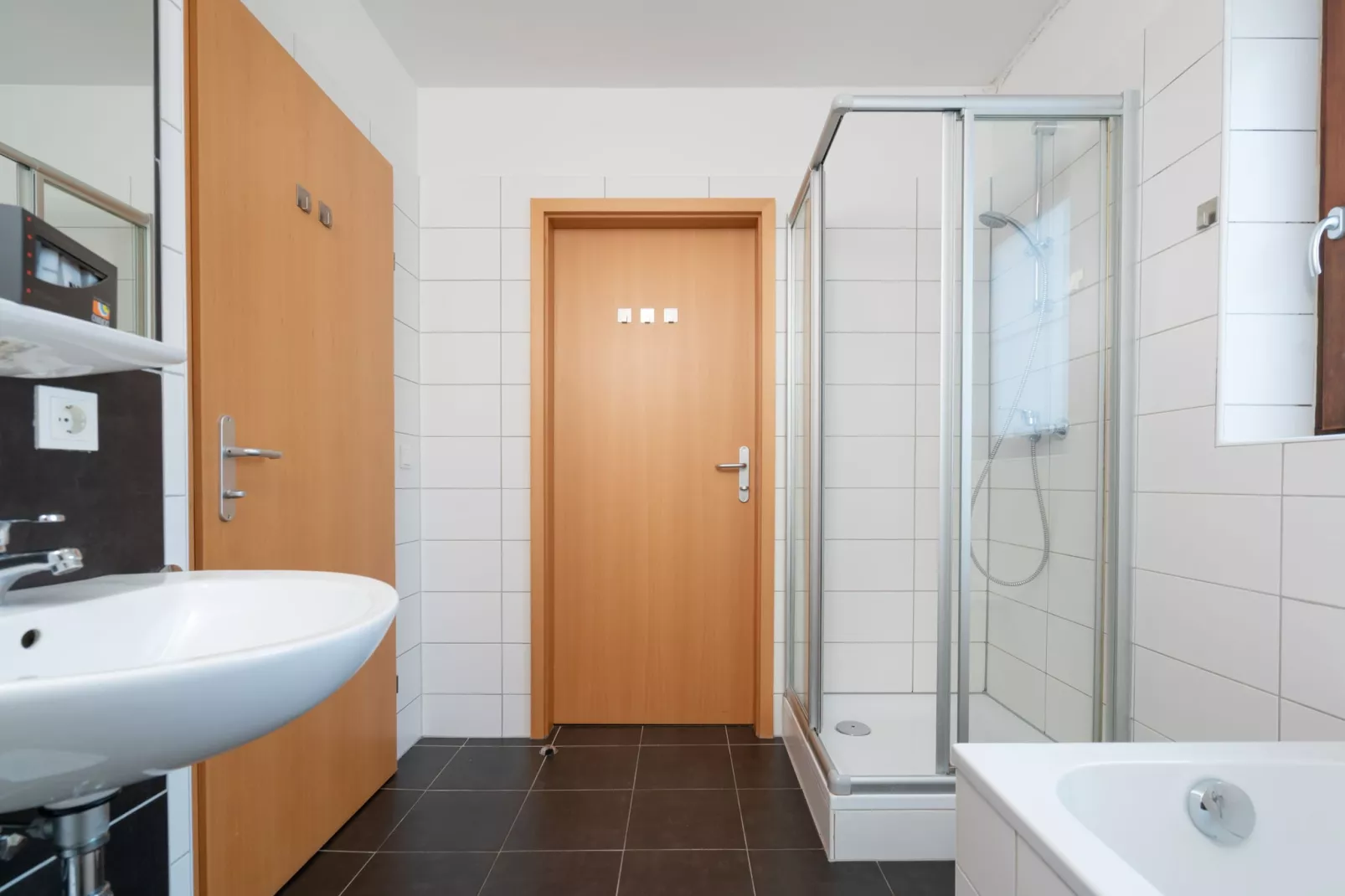 Luxery Salzkammergut Chalet B-Bathroom