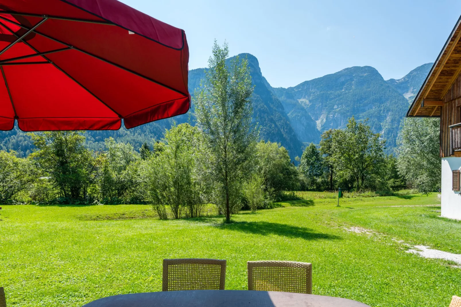 Luxery Salzkammergut Chalet B-Gardens summer