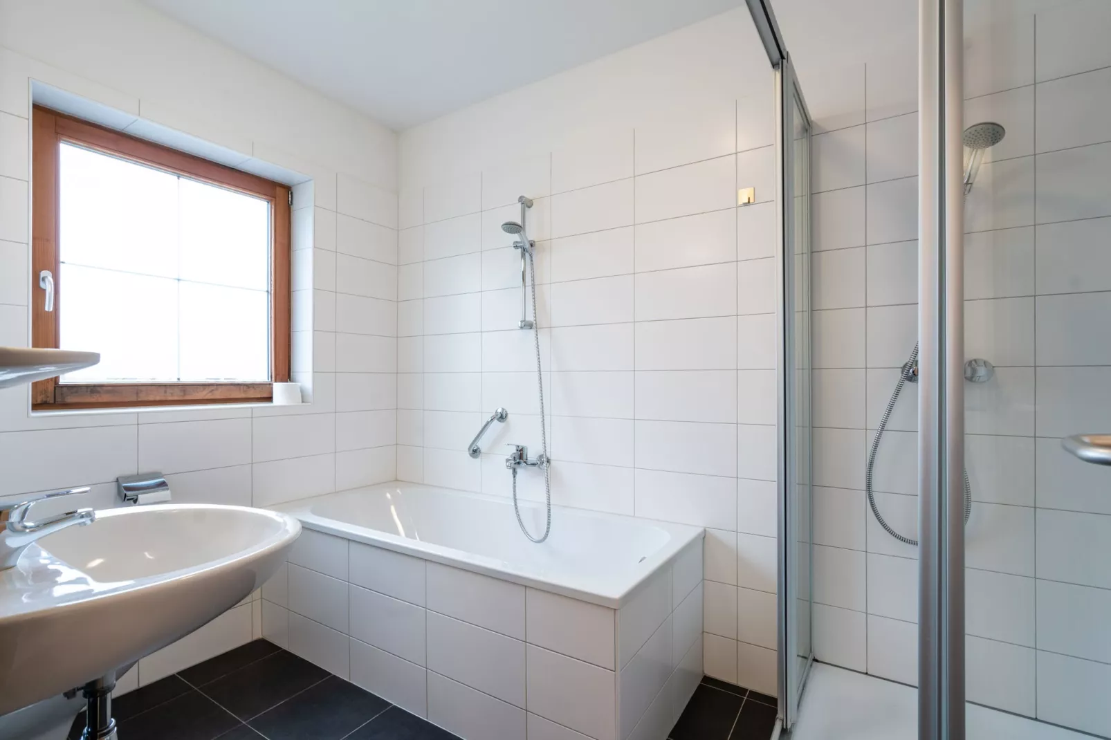 Luxery Salzkammergut Chalet C-Bathroom