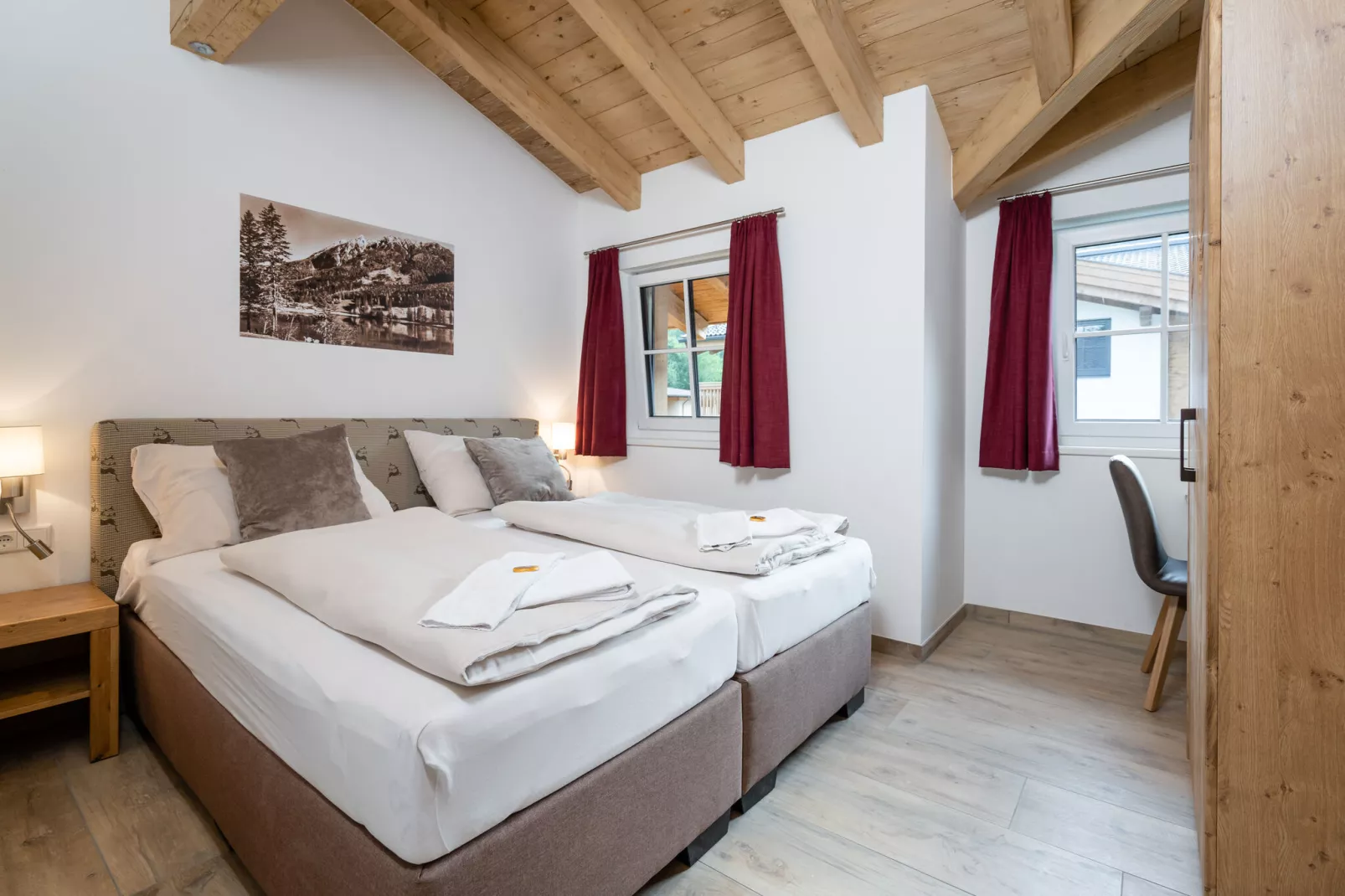 Tauernlodge Mühlbach 6A-Bedroom