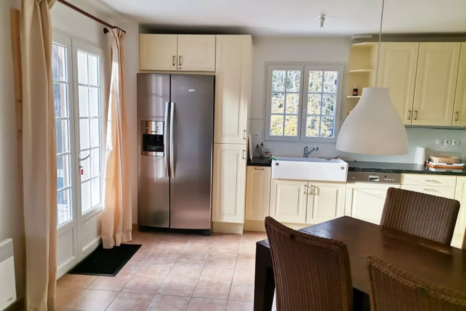 Bourg Est 3-Kitchen