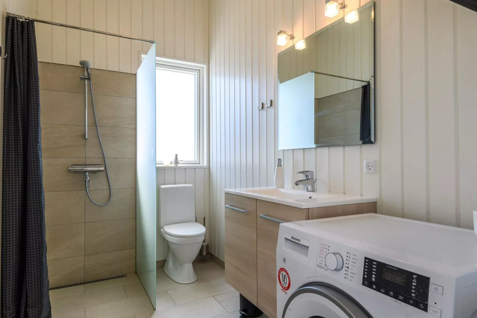 8 person holiday home in Ringkøbing-Indoor