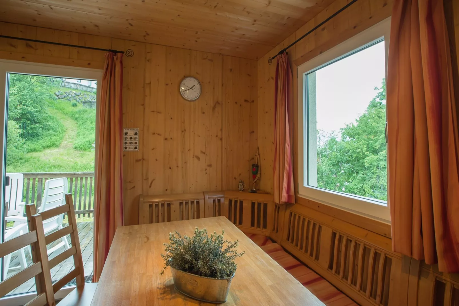 Alpendorf Dachstein West 1-Dining room