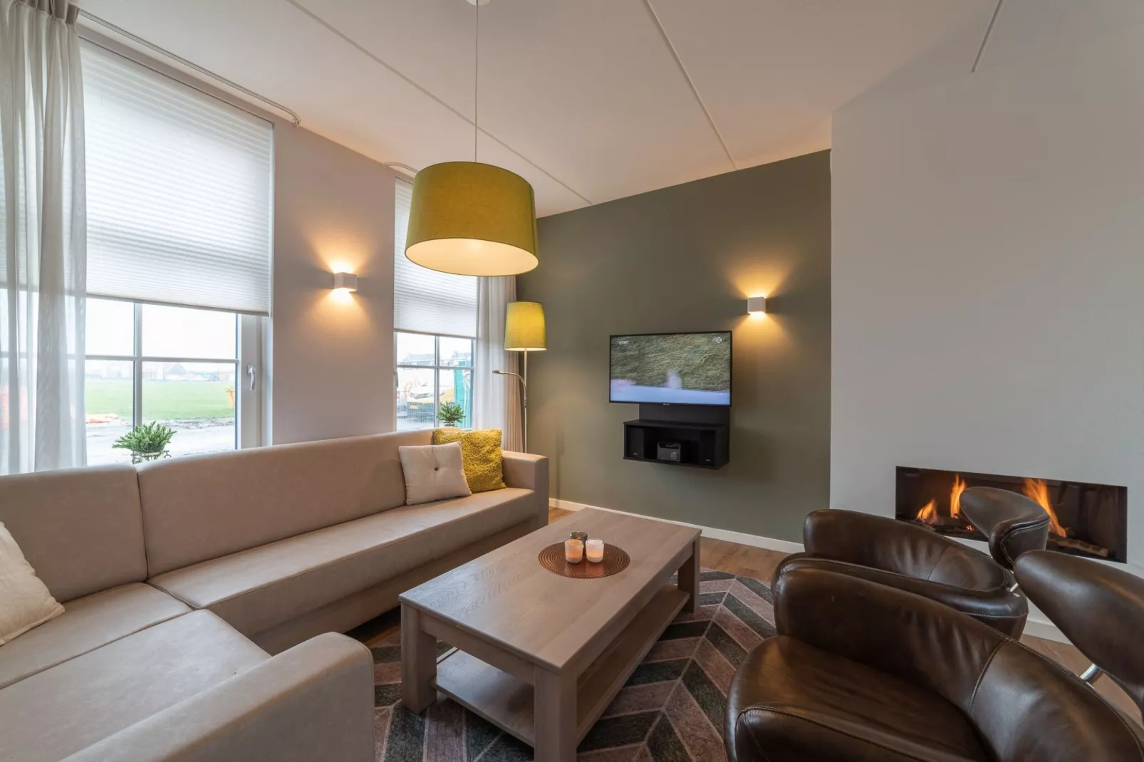 8 persoons vrijstaand met jacuzzi-Living room