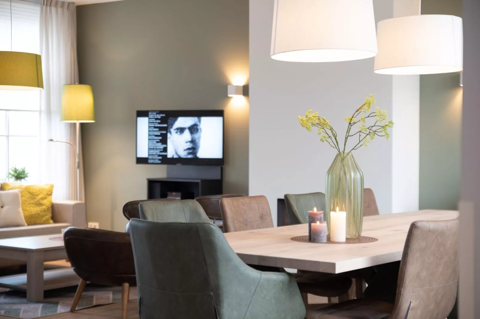 8 persoons vrijstaand met jacuzzi-Living room