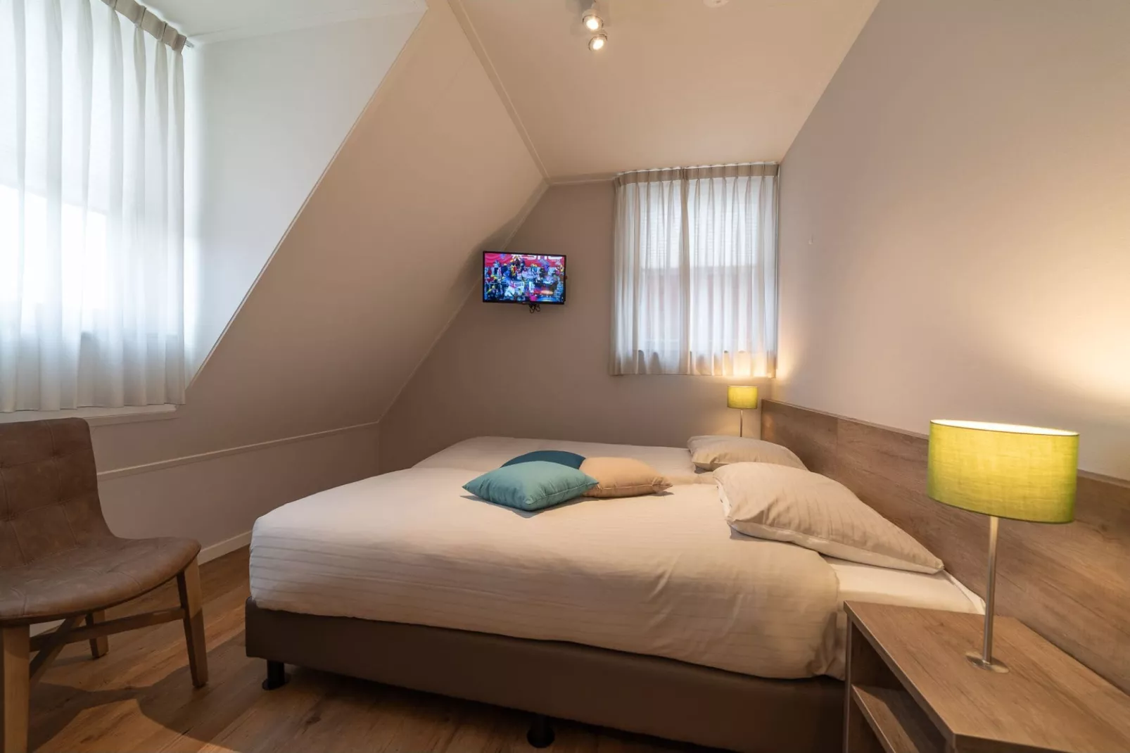 8 persoons vrijstaand met jacuzzi-Bedroom