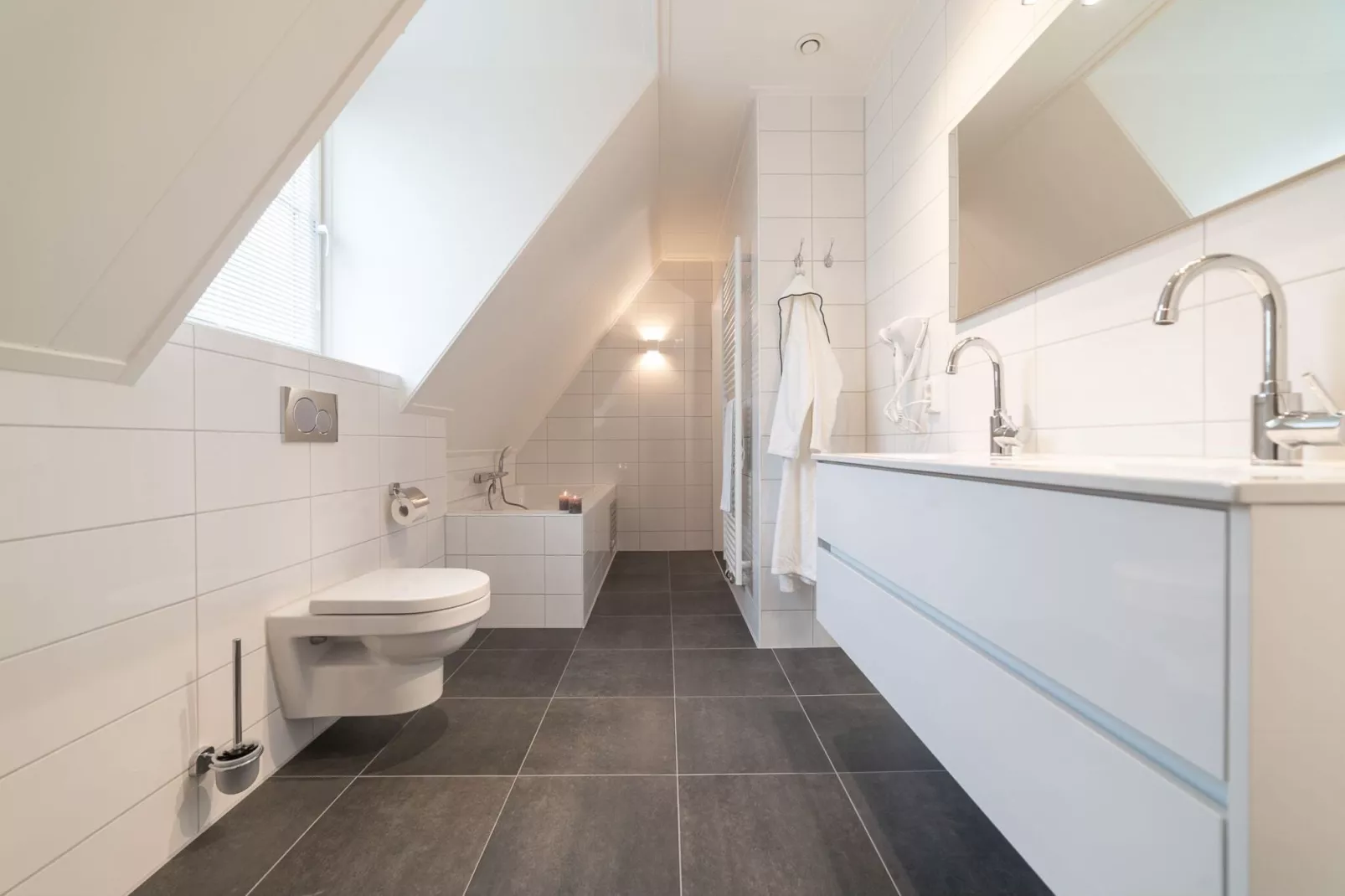 8 persoons vrijstaand met jacuzzi-Bathroom