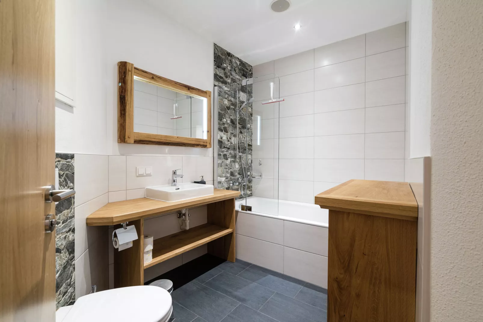 An der Piste 2 Alpendorf-Bathroom