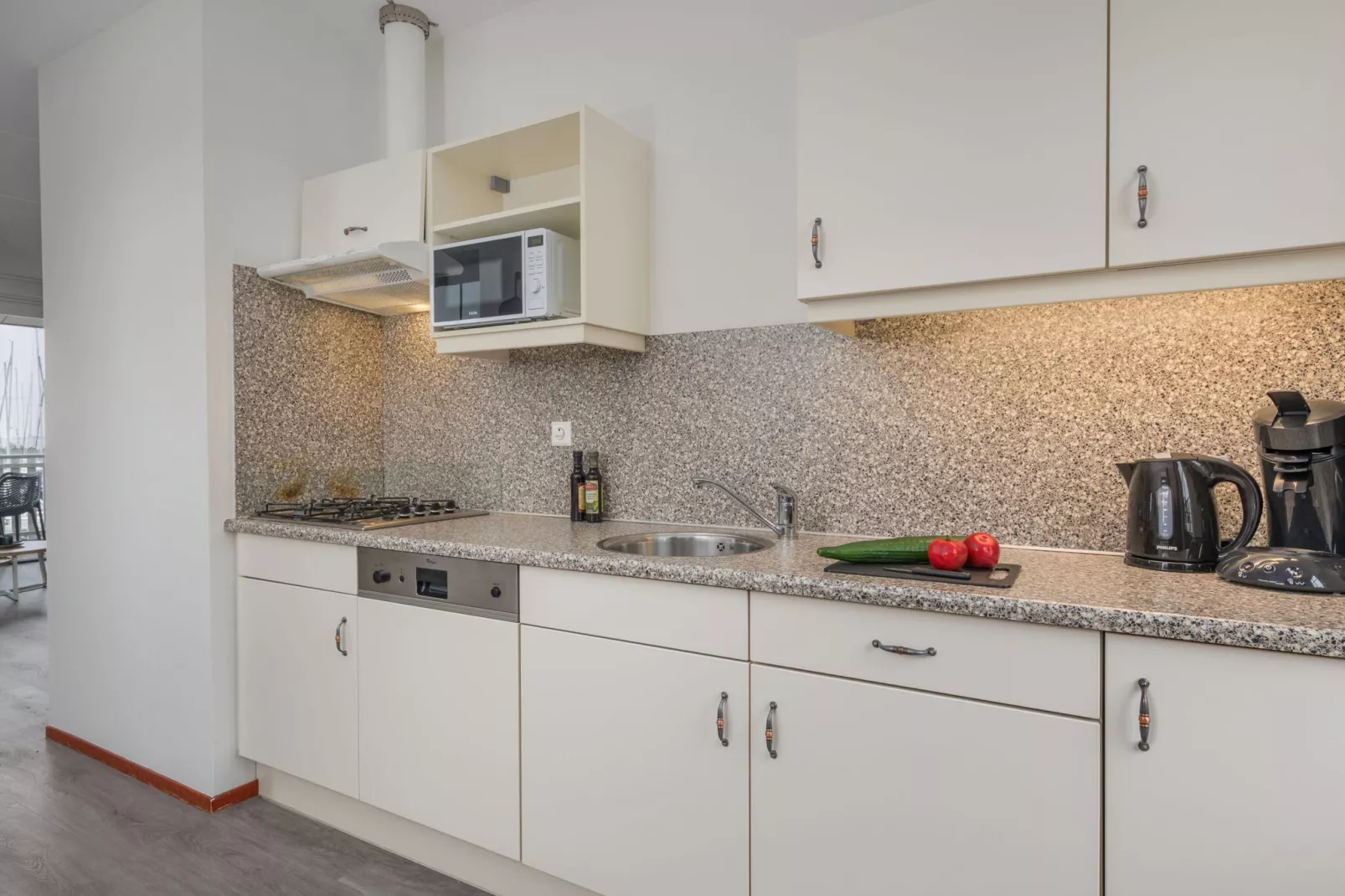 Marinapark Volendam 10-Kitchen