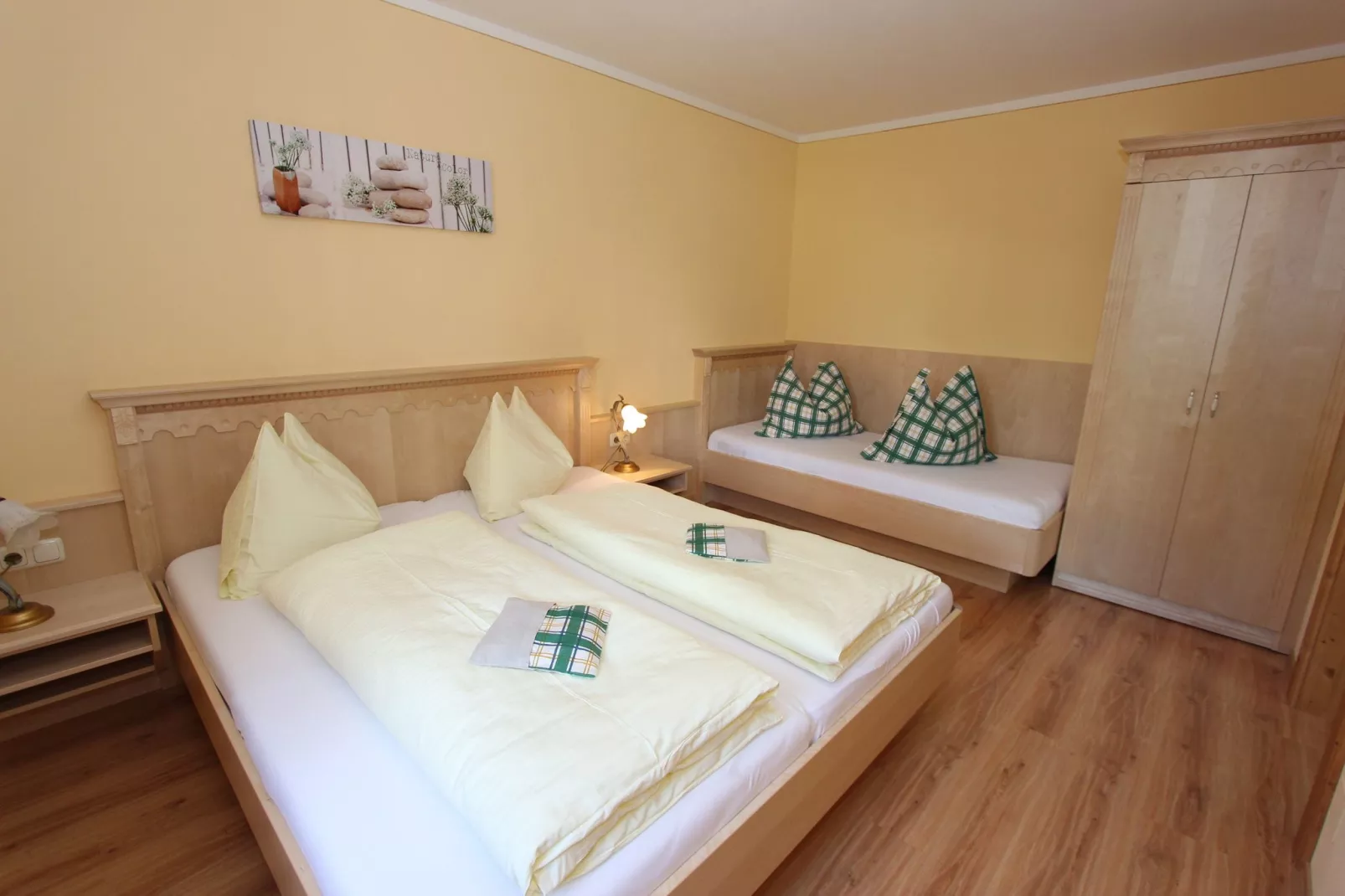Susanna-Bedroom