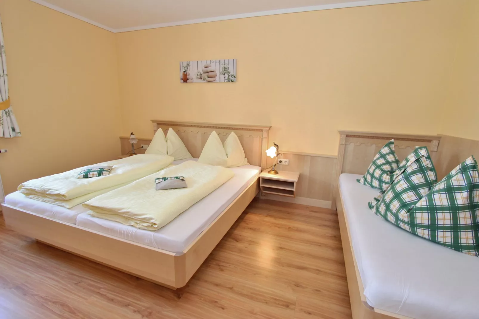 Susanna-Bedroom