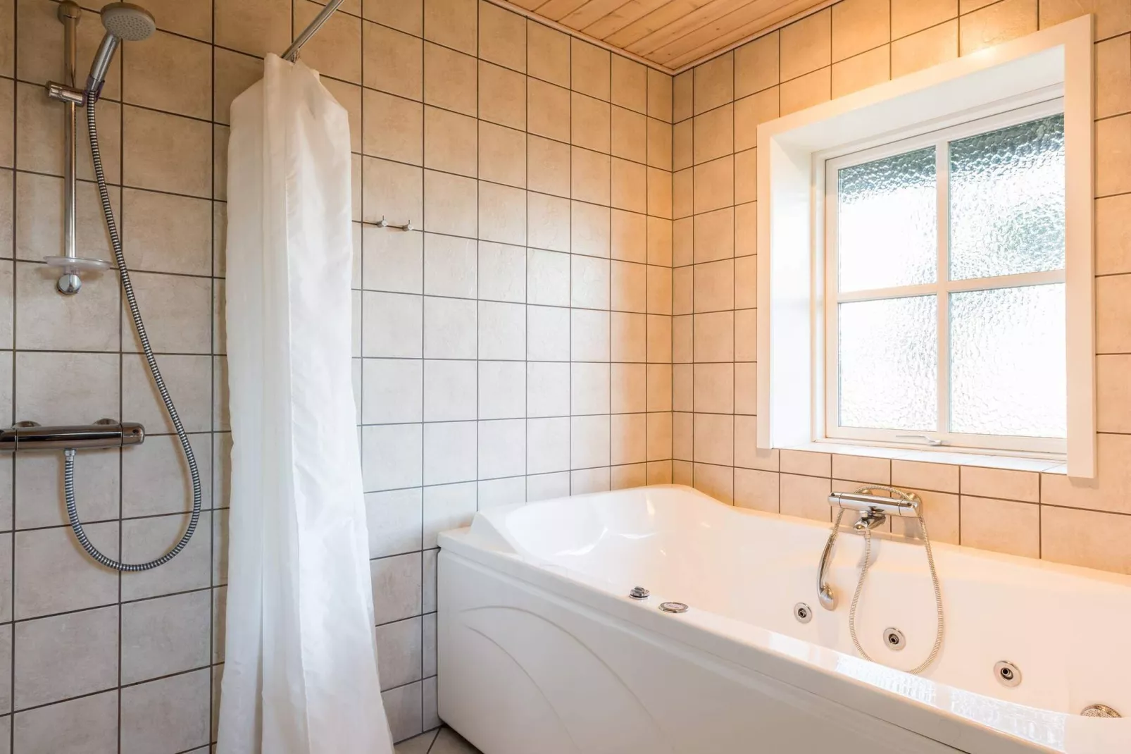 4 Personen Ferienhaus in Nørre Nebel-Wellnessbereich