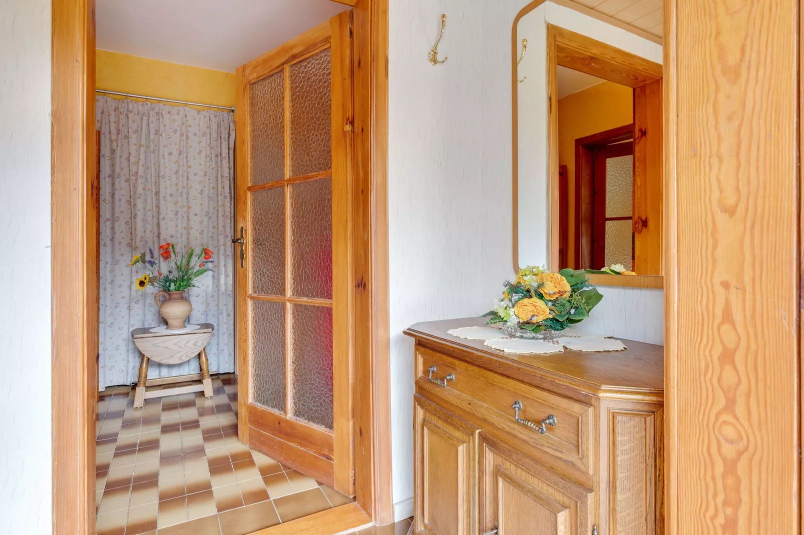 Hübsche Ferienwohnung am See nur 500m-Empfangshalle