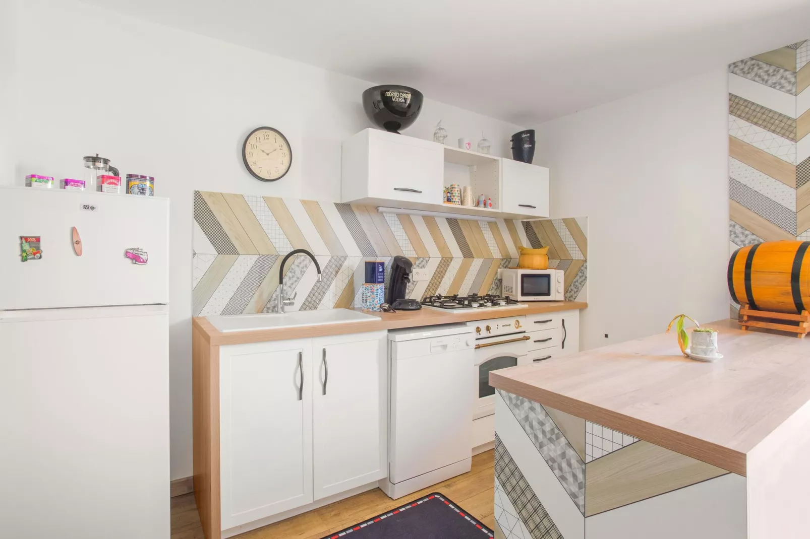 MAGALI HOUSE-Kitchen