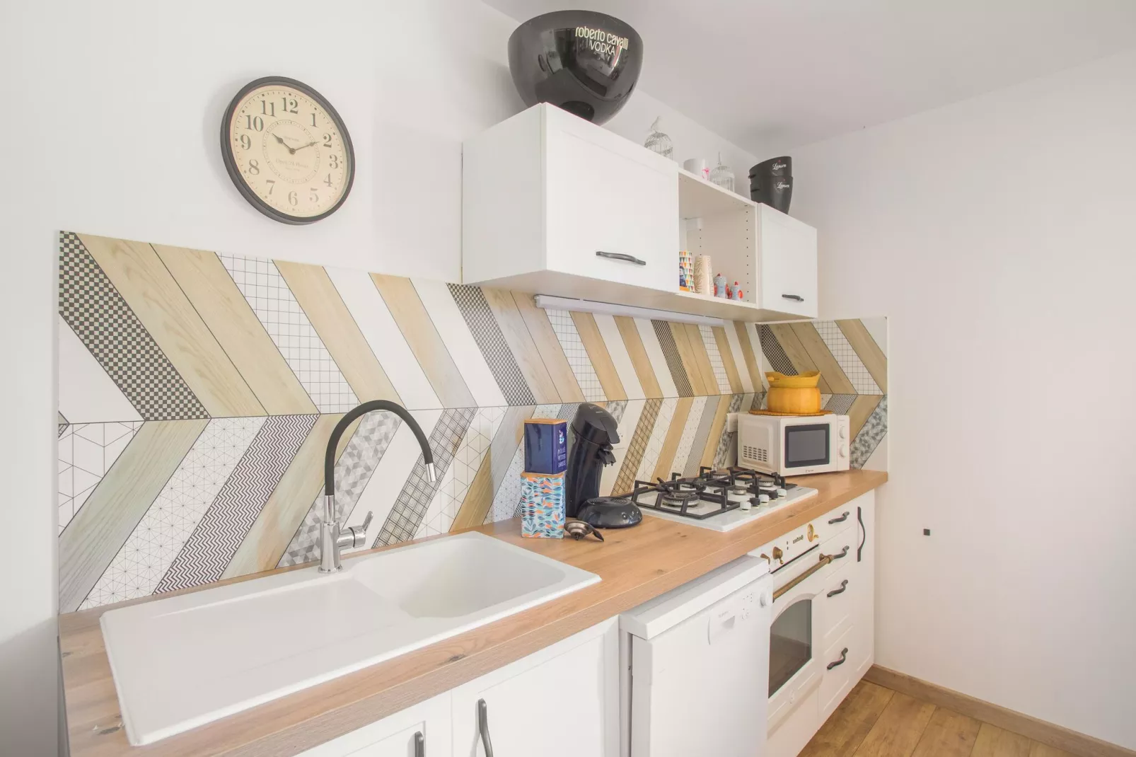 MAGALI HOUSE-Kitchen