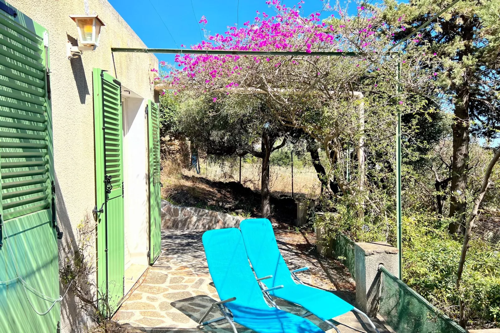 Domaine Anoutous Perry-Terrace balcony