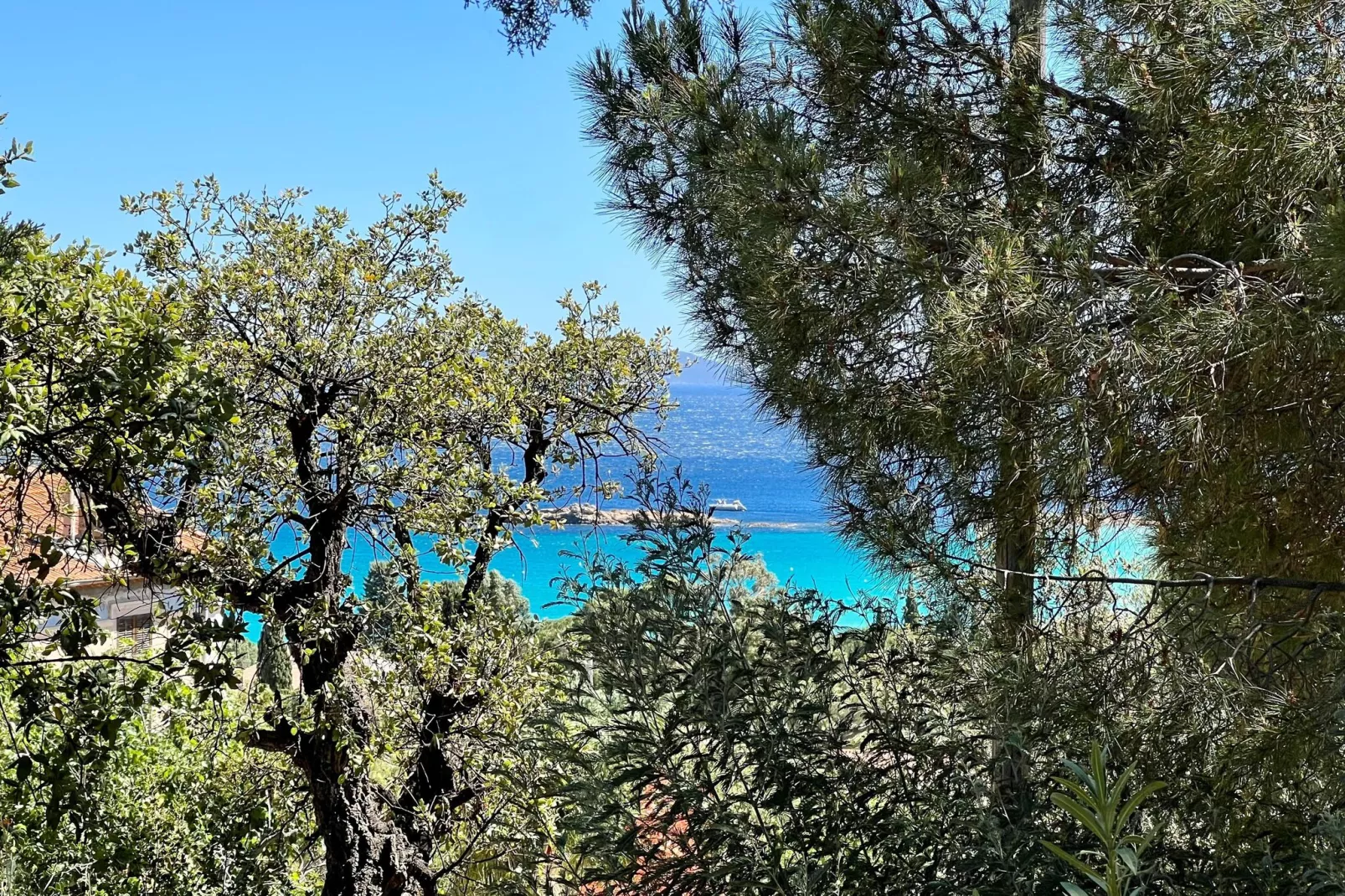 Domaine Anoutous Perry-View summer