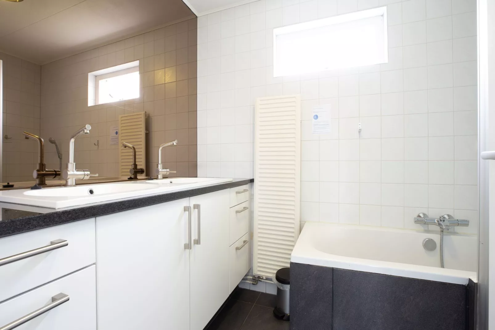 DE PETTEN-Bathroom