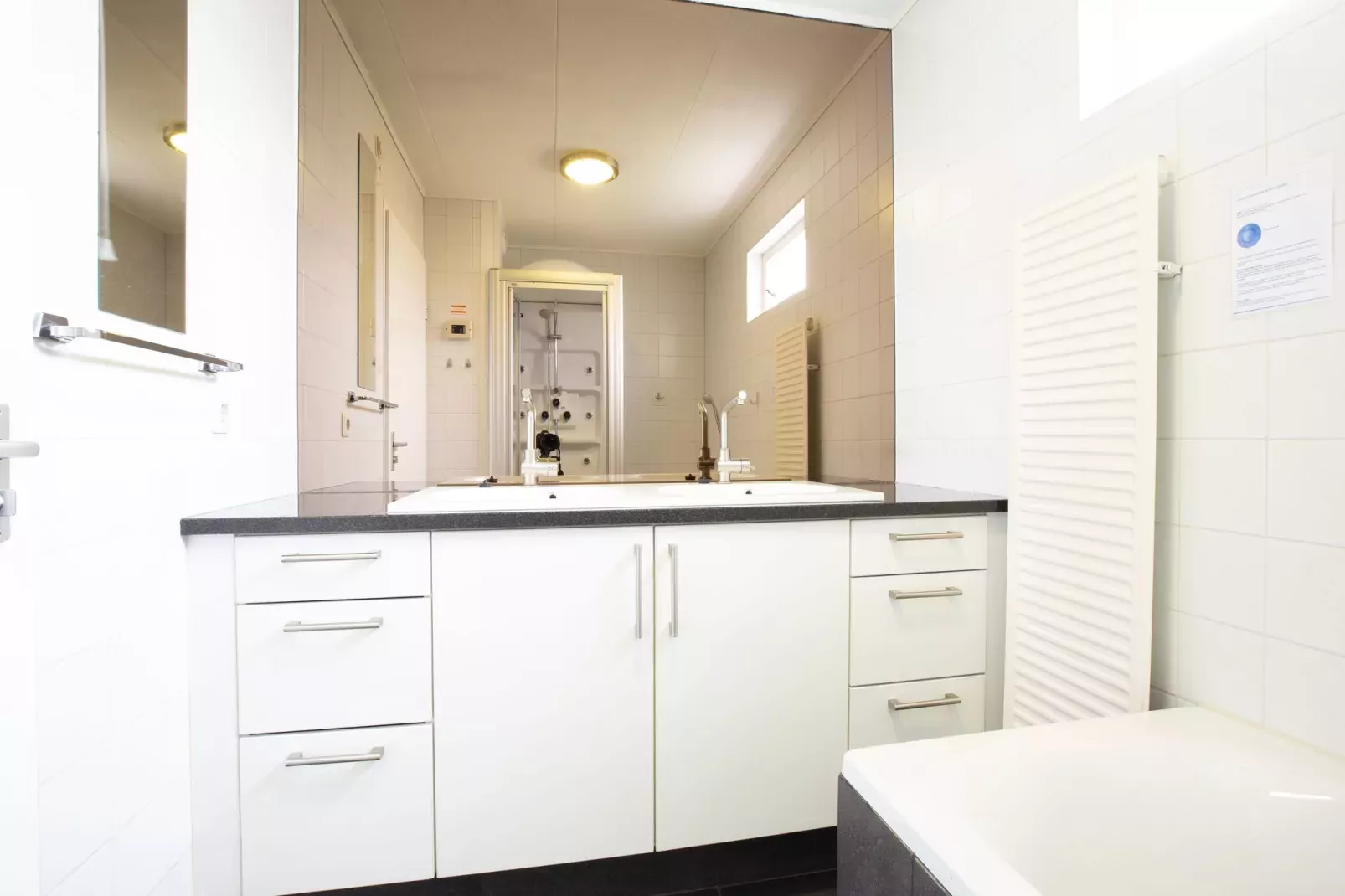 DE PETTEN-Bathroom