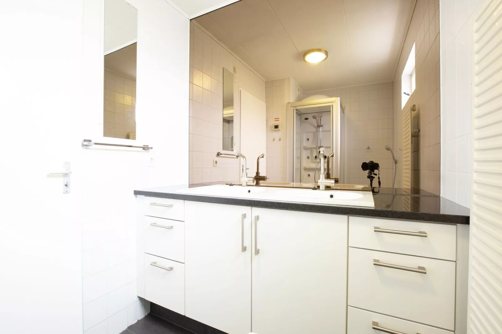 DE PETTEN-Bathroom